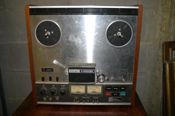 https://www.richmond.edu/_common_KP3/images/propsdb/large/Electronics-Accessories/TEAC%20Reel%20to%20Reel%20Tape%20Player.JPG